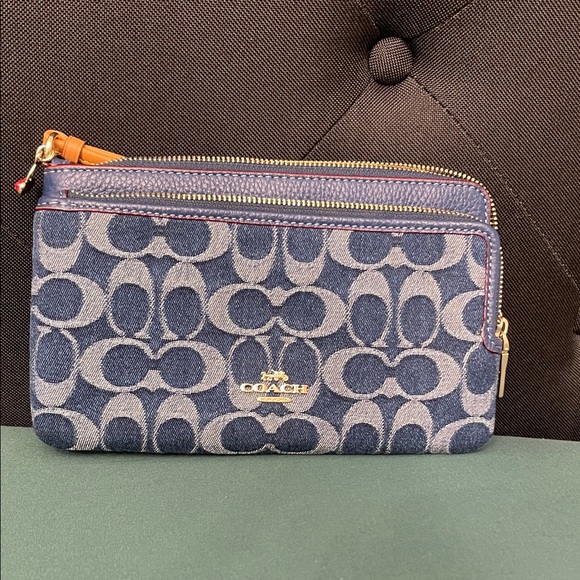 Coach Navy and Beige Signature Wristlet - Picture 1 of 3